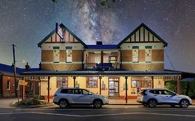 Maclean Hotel